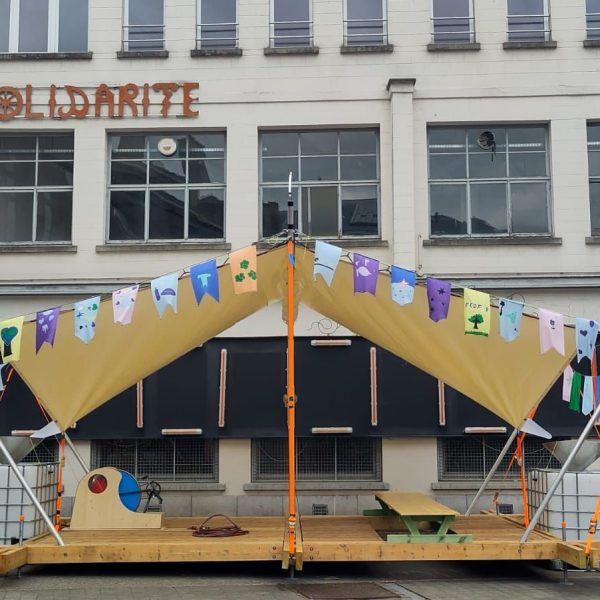 Karavan’ke in its real-life size. This vibrant, mobile structure that offers shade, cool relief is a symbol of youth-driven resilience in the face of rising urban temperatures.