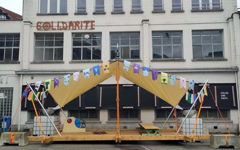 Karavan’ke in its real-life size. This vibrant, mobile structure that offers shade, cool relief is a symbol of youth-driven resilience in the face of rising urban temperatures.